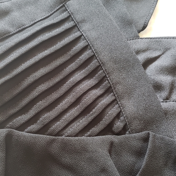 Nasty Gal Black Cropped Flutter Top - Picture 4 of 7